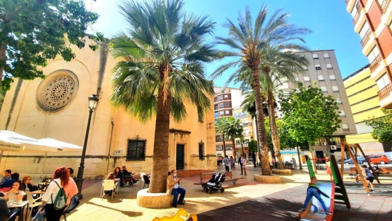 Vida familiar en Formentera del Segura: Un para&iacute;so para criar hijos